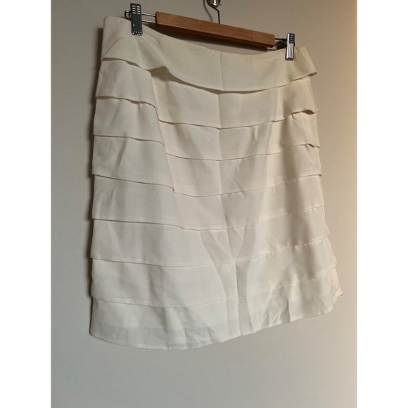 Larry Levine White Ruffle Stretch Skirt - Size 10 - Picture 3 of 5